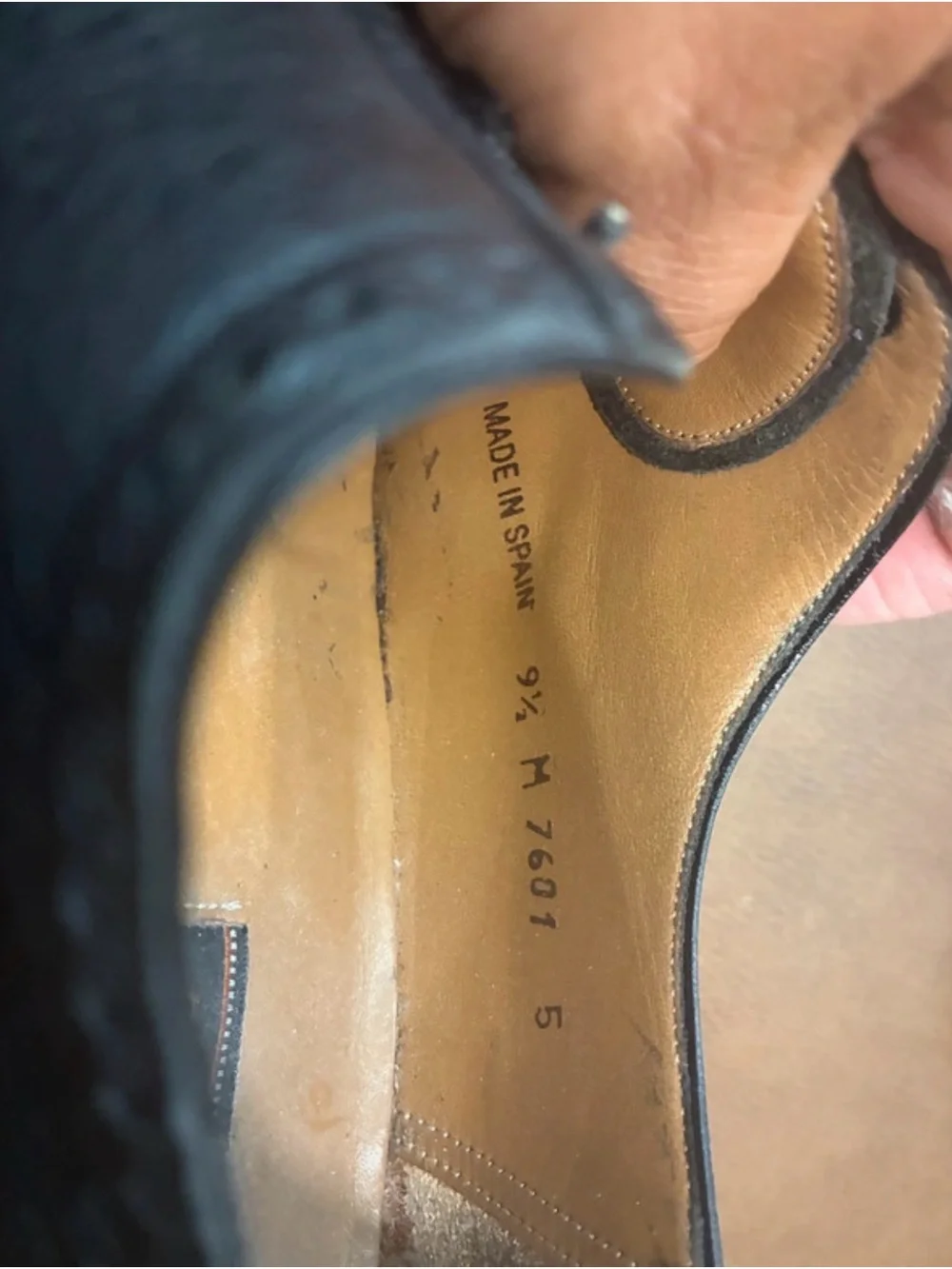 Magnanni Black Leather Cap-Toe Derby Dress Shoes